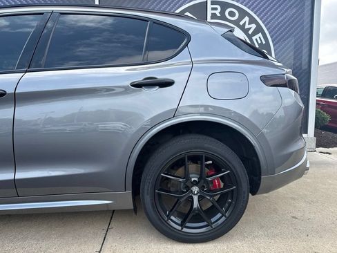 Used 2021 Alfa Romeo Stelvio Ti w/ Nero Edizione AWD/4WD image 14