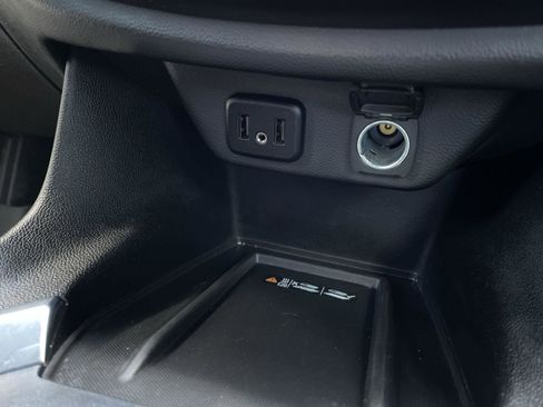 Used 2023 Chevrolet Traverse LT FWD image 30