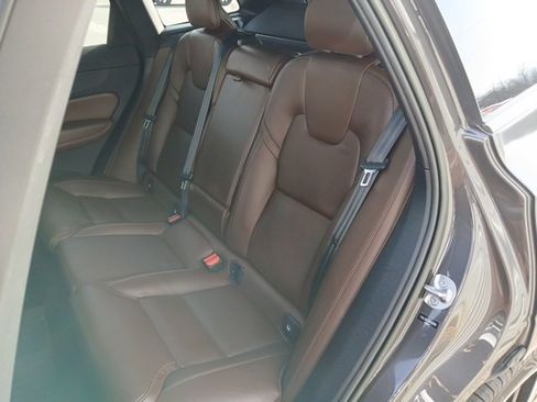 Used 2022 Volvo XC60 B5 Inscription w/ Protection Package Premier image 15