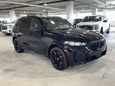 Used 2025 BMW X5 xDrive40i w/ M Sport Package AWD/4WD image 2