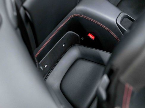 Used 2019 Ferrari Portofino RWD image 78