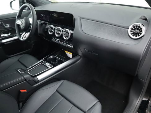 Certified 2025 Mercedes-Benz GLA 250 image 17