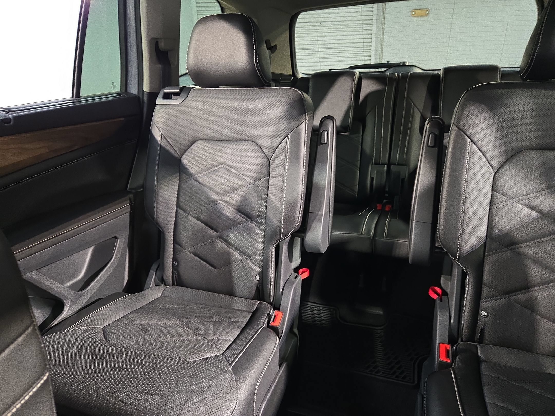 Used 2024 Volkswagen Atlas SE FWD image 12
