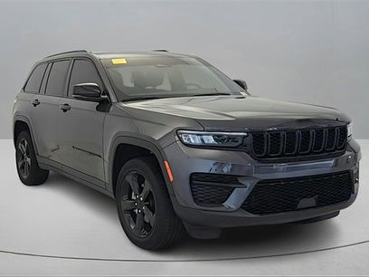 Used 2023 Jeep Grand Cherokee Altitude