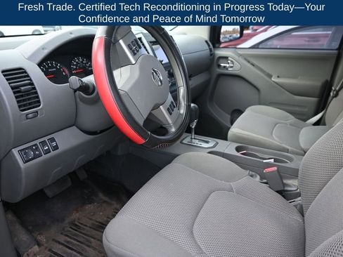 Used 2020 Nissan Frontier SV w/ Midnight Edition Floor Mats image 5