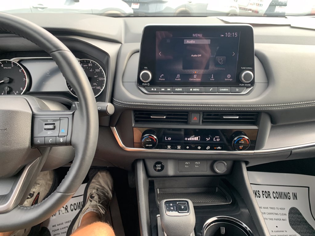 Certified 2025 Nissan Rogue SV FWD image 12