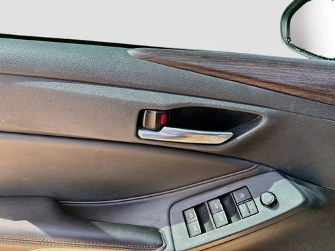 Used 2022 Toyota Avalon XLE FWD image 9
