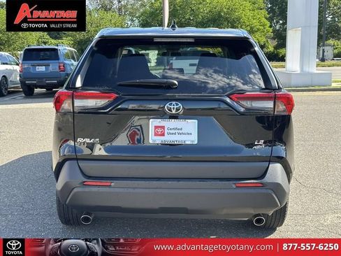Used 2024 Toyota RAV4 LE AWD/4WD image 8