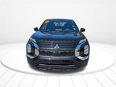 Used 2024 Mitsubishi Outlander SE Black Edition image 9