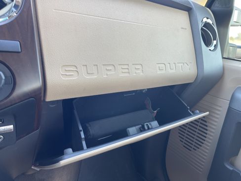 Used 2012 Ford F350 Lariat w/ Lariat Interior Pkg image 29