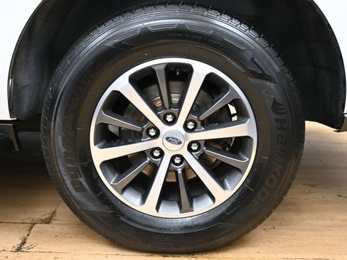 Used 2021 Ford Expedition XL AWD/4WD image 12