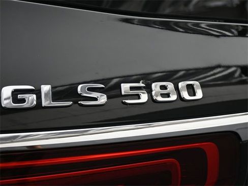 Used 2020 Mercedes-Benz GLS 580 4MATIC w/ Off-Road Package image 25