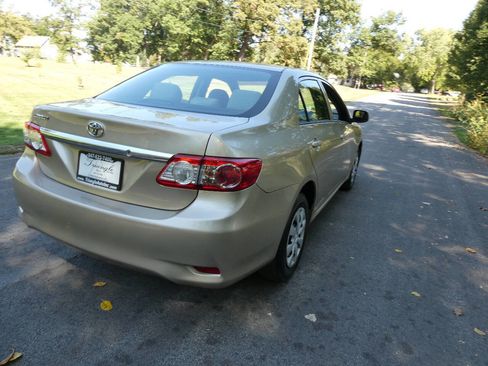 Used 2012 Toyota Corolla LE image 5