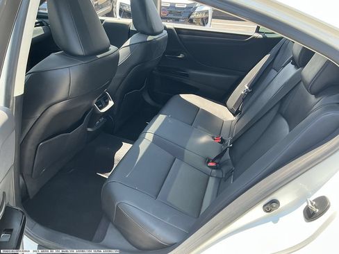 Used 2023 Lexus ES 350 w/ Premium Package FWD image 9