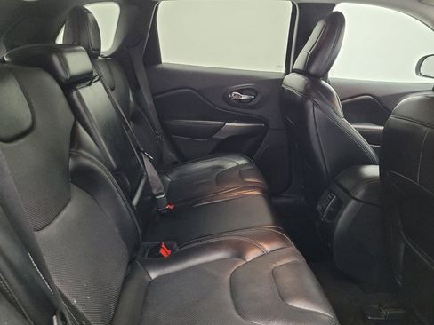 Used 2020 Jeep Cherokee Limited image 19