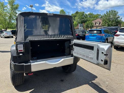 Used 2012 Jeep Wrangler Sahara AWD/4WD image 6