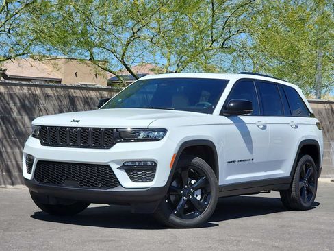 Used 2025 Jeep Grand Cherokee Limited w/ Luxury Tech Group II AWD/4WD image 1