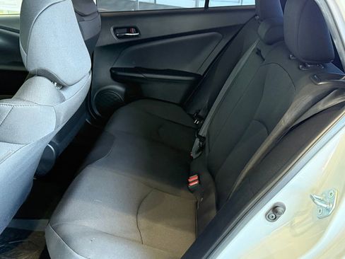Certified 2021 Toyota Prius L Eco image 32