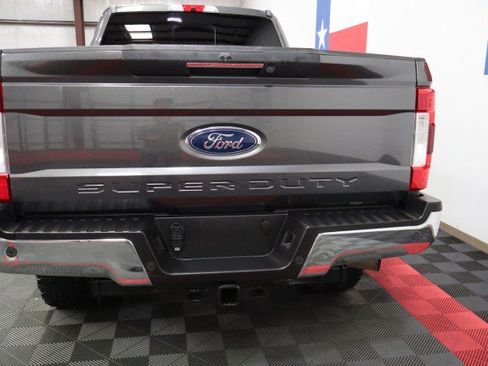 Used 2018 Ford F250 Lariat w/ Lariat Ultimate Package AWD/4WD image 12