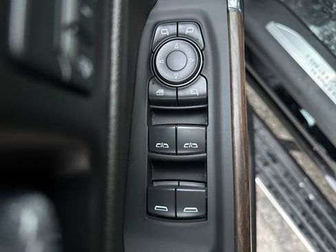 Used 2022 Chevrolet Silverado 1500 High Country image 11