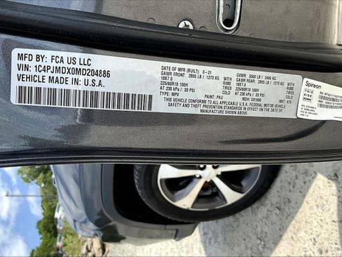 Used 2021 Jeep Cherokee Limited image 31