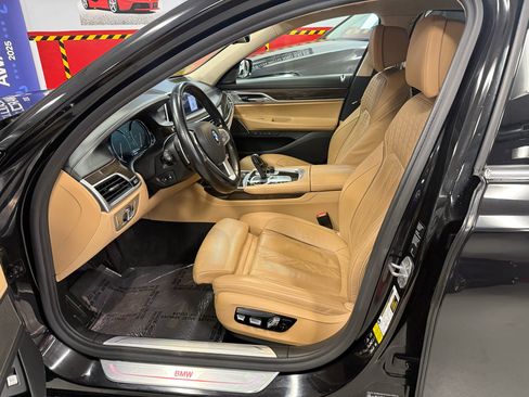 Used 2019 BMW 750i xDrive w/ Executive Package image 26