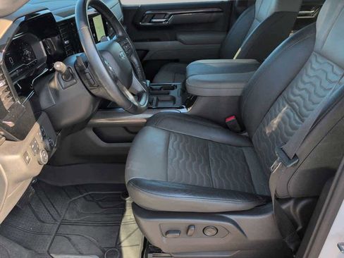 Used 2024 Chevrolet Silverado 1500 ZR2 image 17