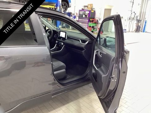 Used 2025 Toyota RAV4 XLE AWD/4WD image 11