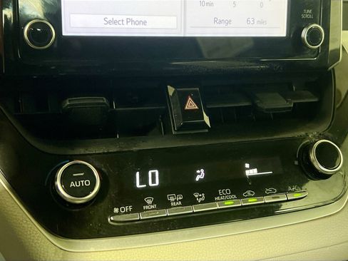 Used 2020 Toyota Corolla LE FWD image 26