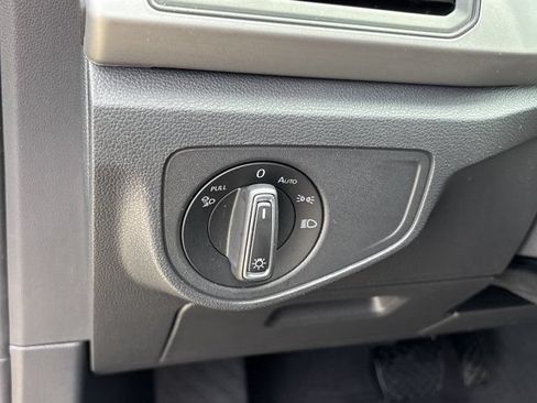 Used 2023 Volkswagen Atlas SE FWD image 22