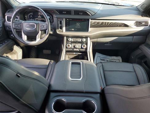 Used 2024 GMC Yukon Denali w/ Advanced Technology Package image 12