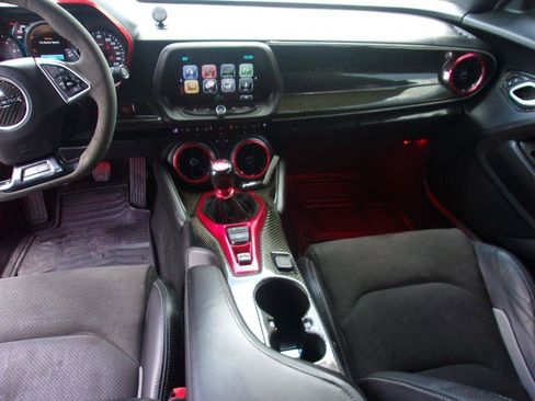 Used 2018 Chevrolet Camaro SS RWD image 16