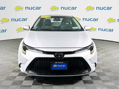 Used 2020 Toyota Corolla LE image 2