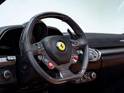 Used 2014 Ferrari 458 Spider RWD image 38