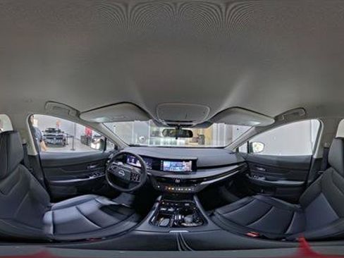 Used 2025 Nissan Murano SV AWD/4WD image 17
