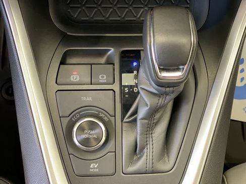 Used 2025 Toyota RAV4 XLE Premium w/ Weather Package AWD/4WD image 22
