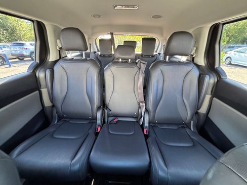 Used 2026 Kia Carnival FWD image 41