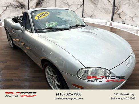 Used 2004 MAZDA MX-5 Miata w/ Cloth Azure Blue Pkg RWD image 17