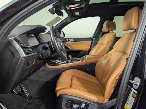 Used 2021 BMW X7 M50i image 4