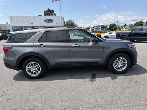 New 2026 Ford Explorer Active AWD/4WD image 2