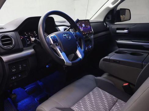 Used 2018 Toyota Tundra SR5 AWD/4WD image 17