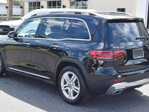 Used 2020 Mercedes-Benz GLB 250 4MATIC w/ Premium Package image 6