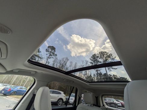 Certified 2025 Lincoln Aviator Reserve image 22