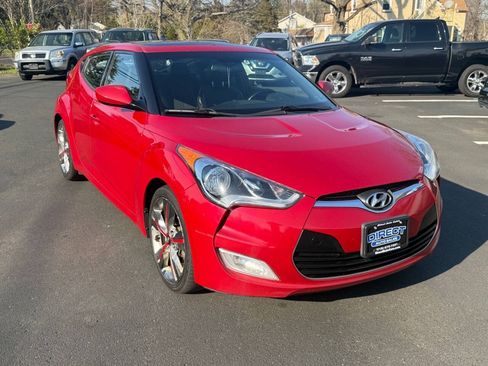 Used 2016 Hyundai Veloster w/ Option Group 02 FWD image 2
