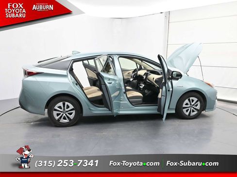 Used 2018 Toyota Prius Two image 33