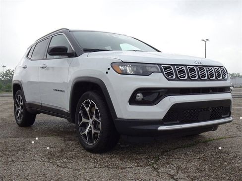 Used 2024 Jeep Compass Limited image 7