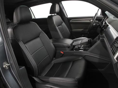 Used 2022 Volkswagen Atlas Cross Sport SEL image 18