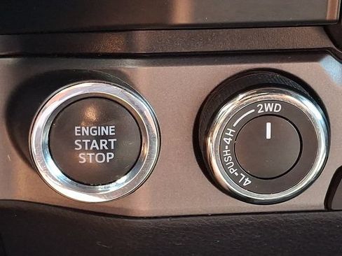 Used 2020 Toyota Tacoma TRD Sport w/ Technology Package AWD/4WD image 30