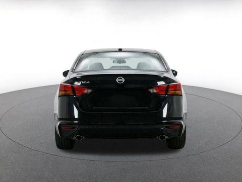 Used 2025 Nissan Altima 2.5 SV FWD image 7