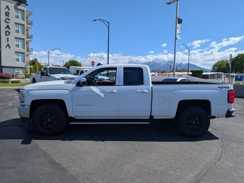 Used 2018 Chevrolet Silverado 1500 LT AWD/4WD image 9